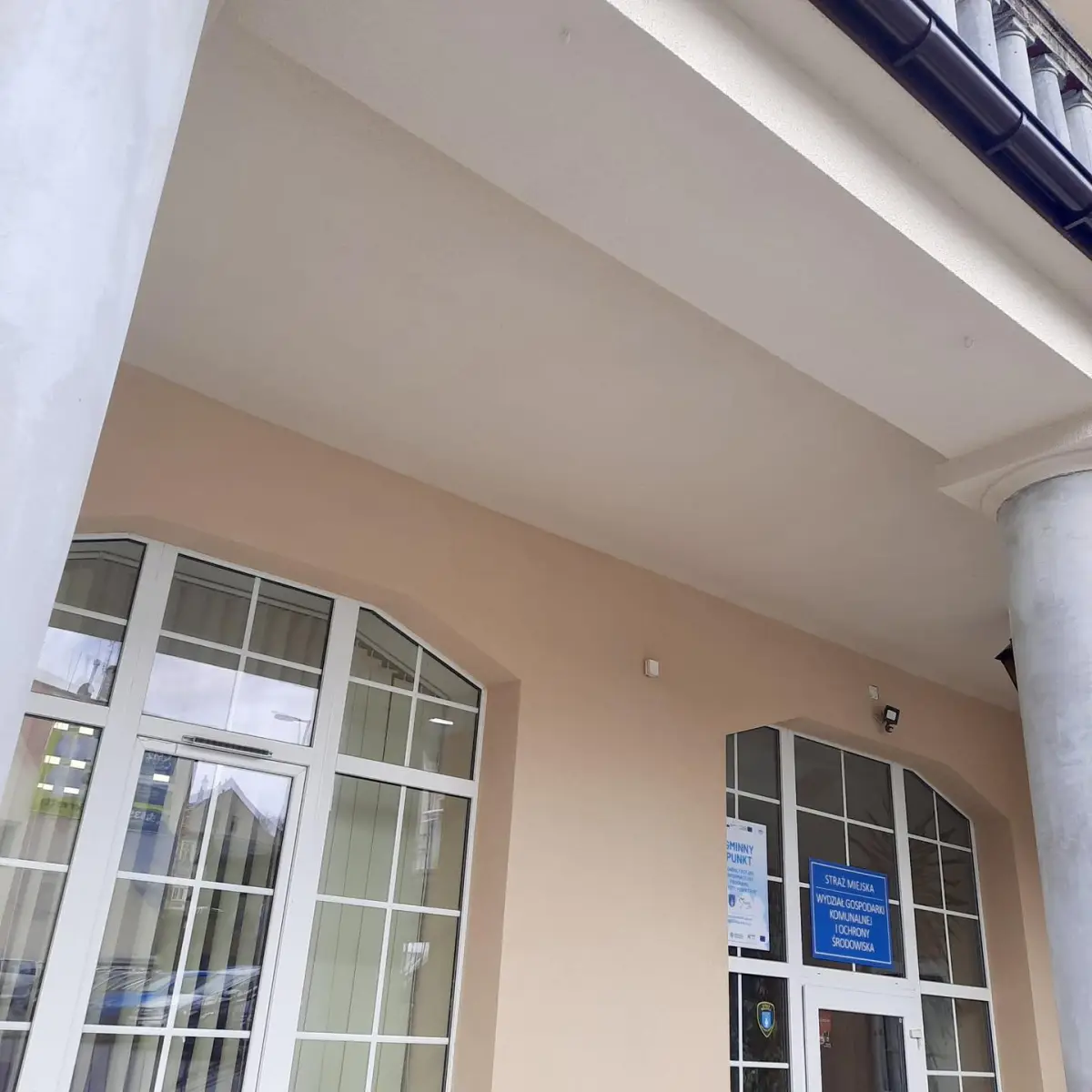 Remont budynku Urzędu Miejskiego zakończony. Zabezpieczono balkony i elewację