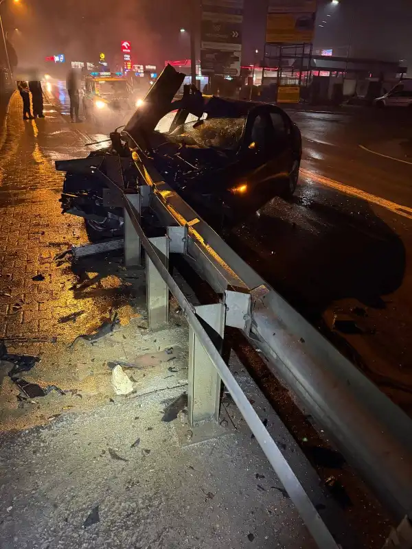 Limanowa: Bez uprawnień i w stanie nietrzeźwości. 23-latek w BMW uderzył w barierę