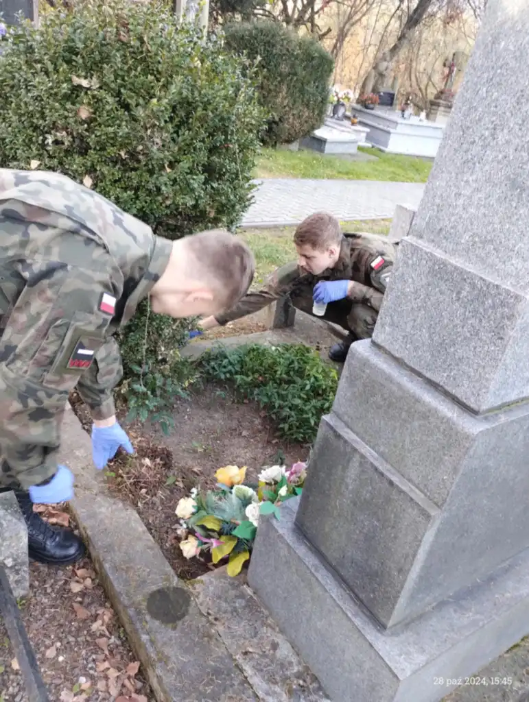 Pamięć i cześć. Tymbarscy Strzelcy dbają o groby bohaterów