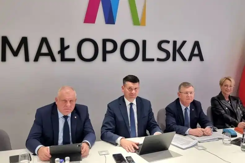 Małopolska inwestuje w zdrowie, transport i rehabilitację. Dofinansowanie dla ważnych projektów