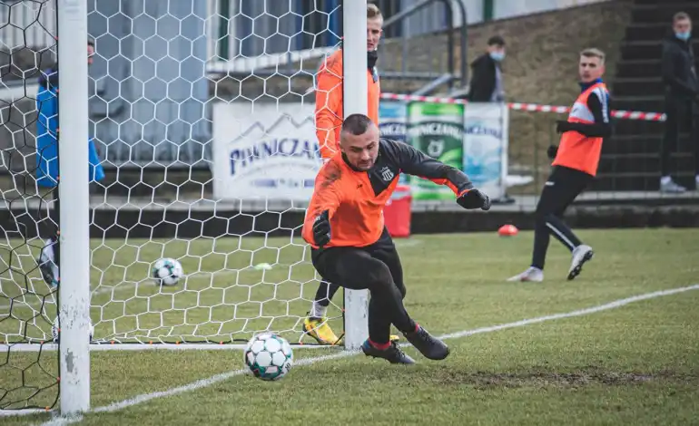 Trzech zawodników Sandecji przedłużyło kontrakty