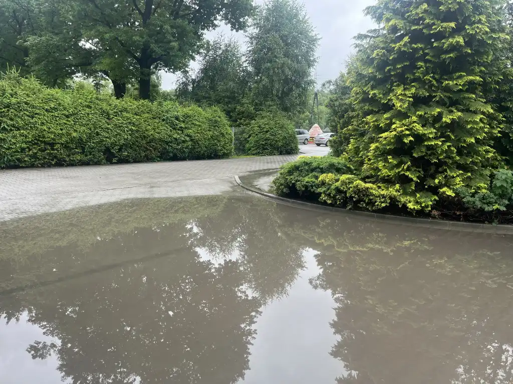 Nowy zjazd w Tymbarku gotowy. Koniec z podtopieniami przy przedszkolu i hali sportowej
