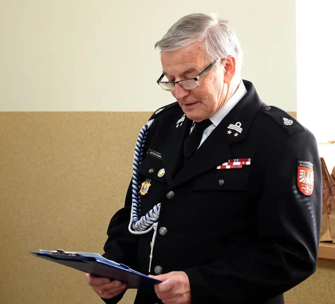 Promesa i honorowe odznaczenia dla strażaków ochotników z OSP w Zabrzeży