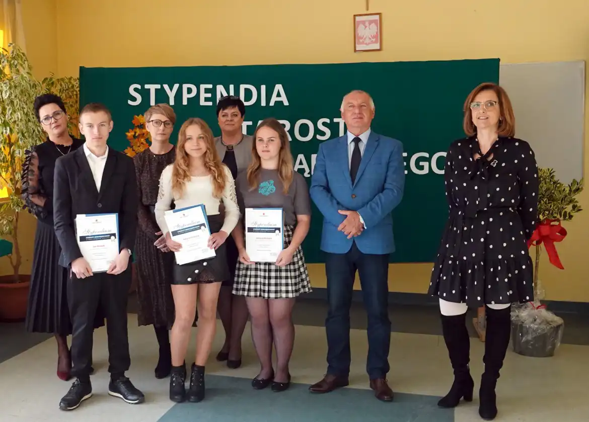 Kolejni uczniowie ze stypendium od starosty nowosądeckiego