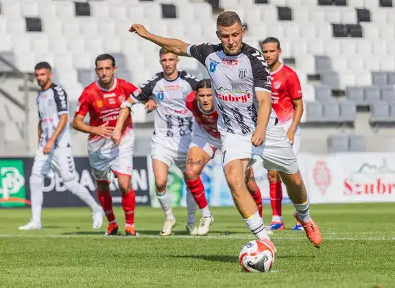 Sandecja kontynuuje zwycięski marsz! Wolsztyński daje trzy punkty w starciu z KSZO