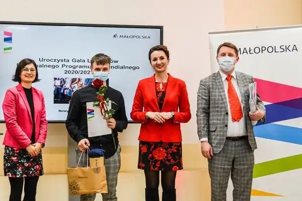 W Nowym Sączu odbyła się uroczysta gala dla stypendystów Regionalnego Programu Stypendialnego
