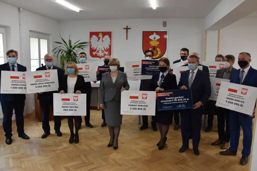Powiat gorlicki z rządowym wsparciem z Funduszu Inwestycji Lokalnych i Funduszu Rozwoju Dróg