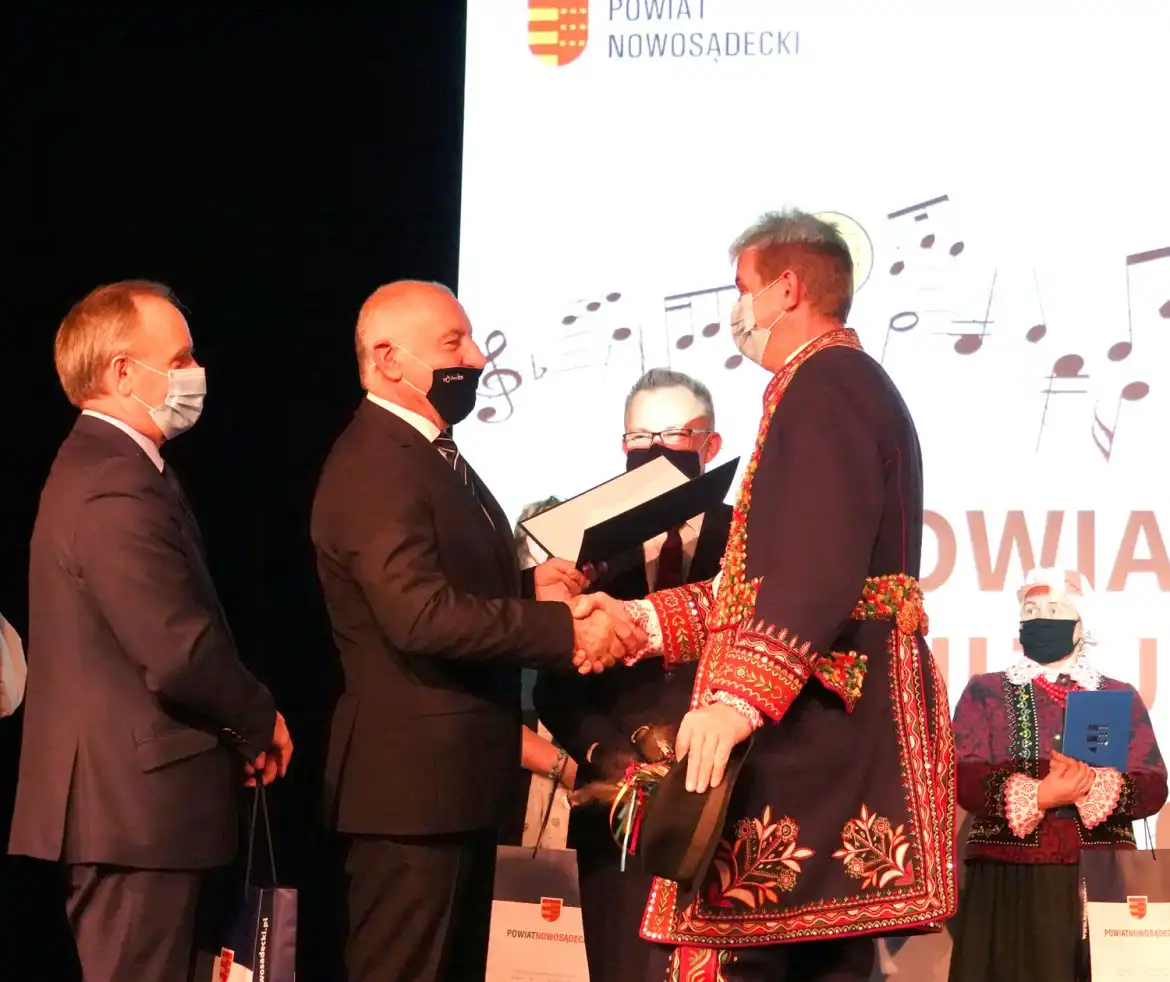 Powiatowy Dzień Działacza Sportu i Kultury: Starosta nagrodził animatorów kultury i zespoły regionalne