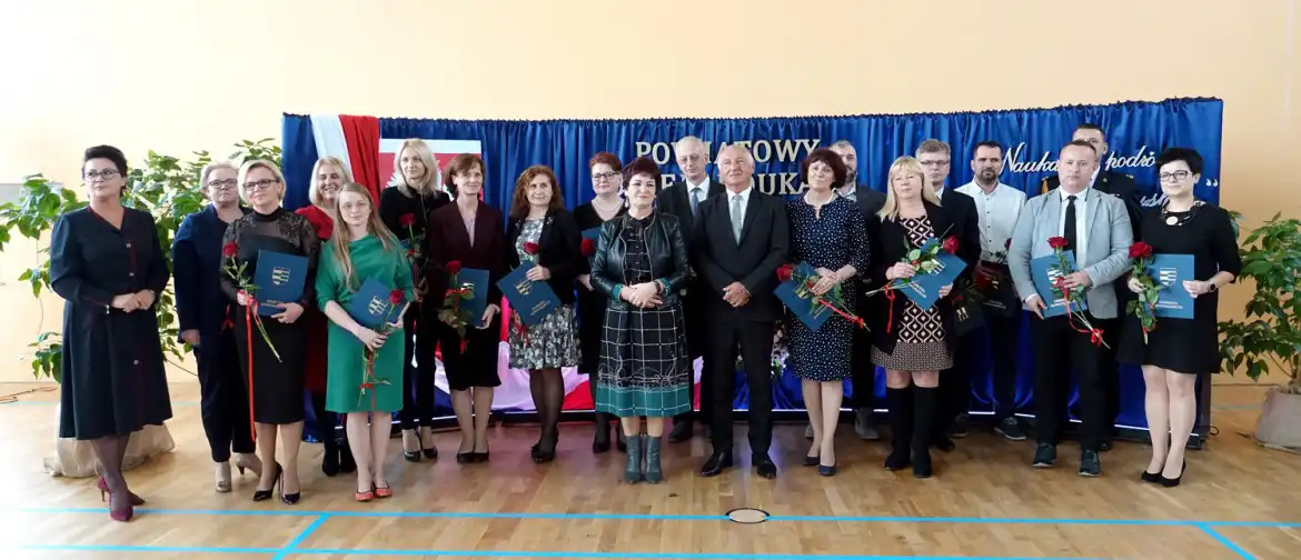 Powiatowy Dzień Edukacji Narodowej. Starosta nagrodził nauczycieli