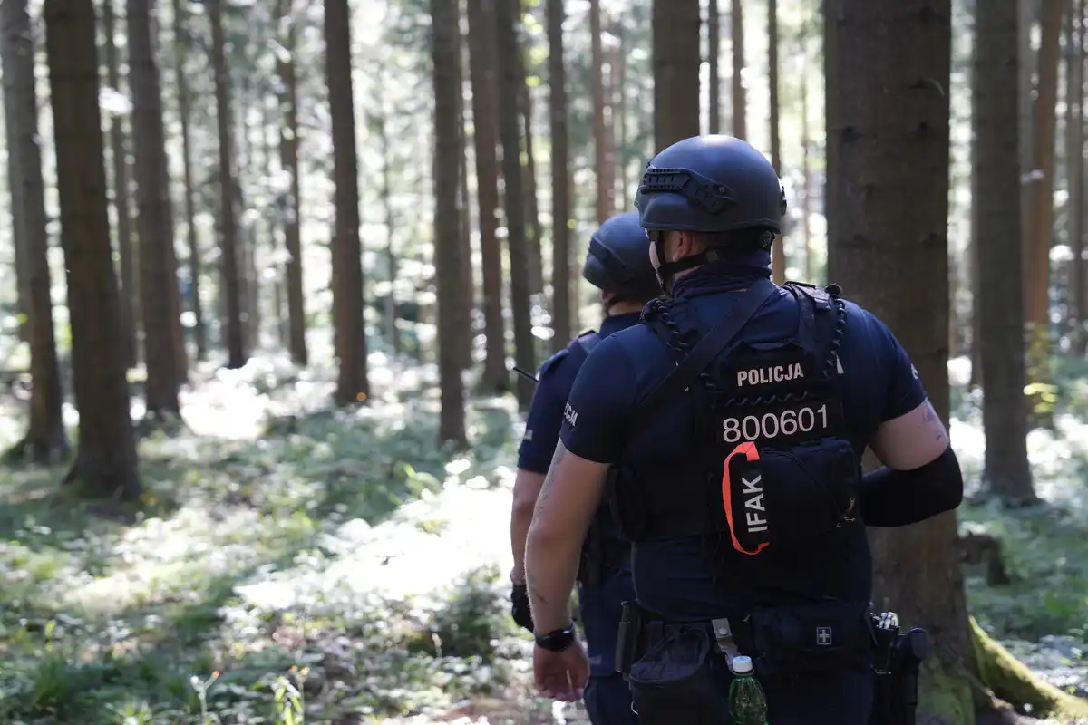 Tragiczny finał obławy w Starej Wsi. Sprawca podwójnego morderstwa nie żyje