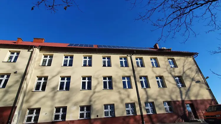 Gmina Chełmiec: Dwie szkoły z instalacjami fotowoltaicznymi