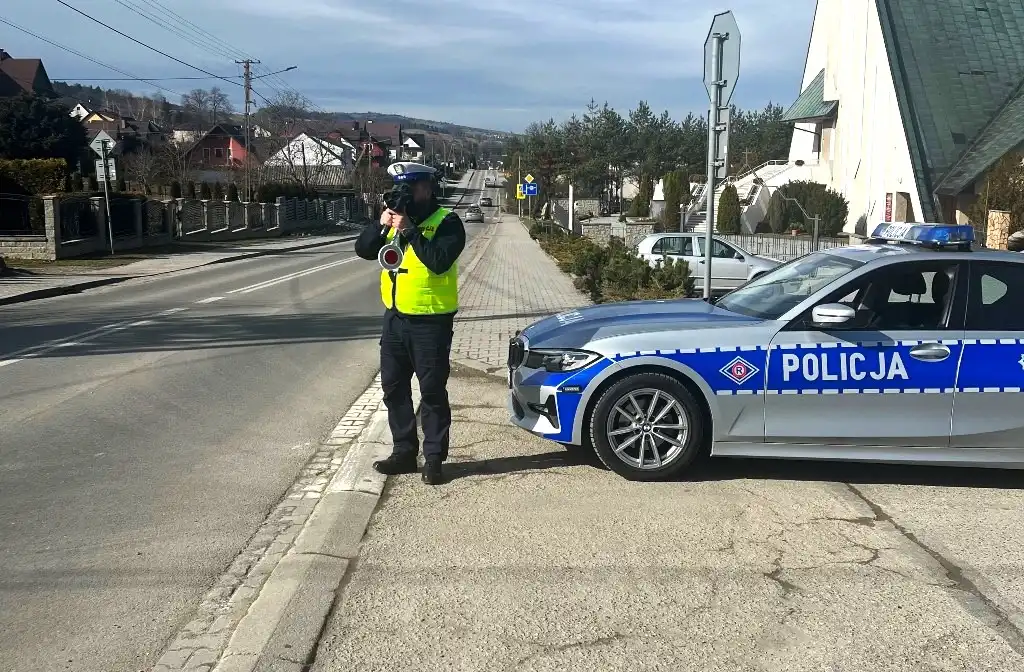 Policjanci podsumowali akcję "Prędkość" na Sądecczyźnie. Ponad 200 kierowców jechało za szybko