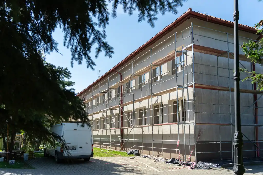 Trwa modernizacja budynku Zespołu Szkolno-Przedszkolnego w Stróżach
