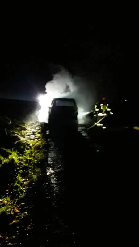 Pożar osobówki w Łyczanie. BMW spłonęło doszczętnie