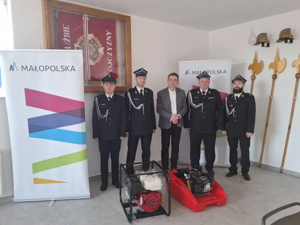 Strażacy z OSP Jaworzna i OSP Ujanowice z nowym wsparciem