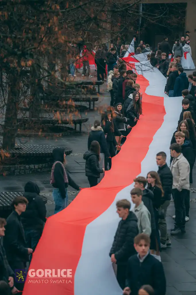 Msza, pochód i 107-metrowa flaga. Gorliczanie świętowali 11 listopada