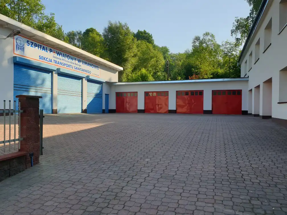 Budynki Sekcji Transportu Szpitala Powiatowego w Limanowej po remoncie