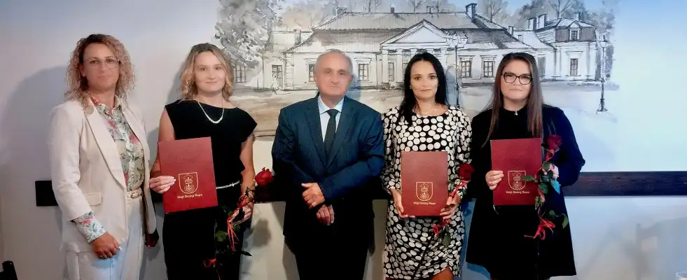 Nowi nauczyciele mianowani w szkołach gminy Ropa