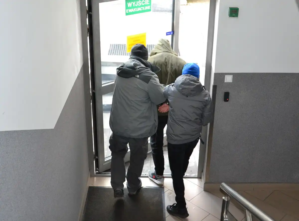 Usiłował wyłudzić pieniądze podając się za prokuratora. Oszust w rękach Policji