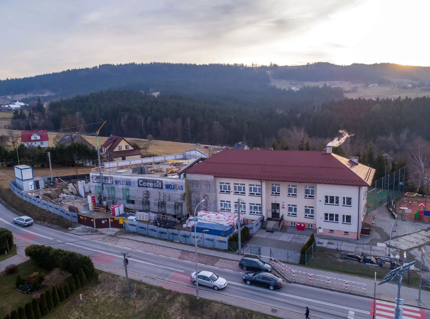 Postępują prace przy rozbudowie Szkoły Podstawowej nr 2 w Siekierczynie