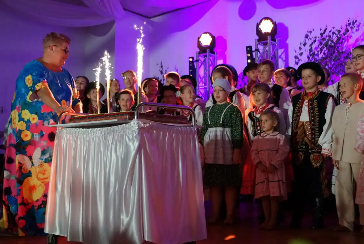 Zespół Pieśni i Tańca "Świniarsko" świętuje jubileusz 15-lecia działalności