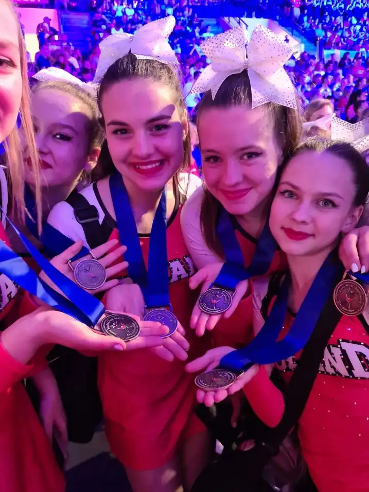 Tancerki z Nowego Sącza z sukcesami na Mistrzostwach Świata Cheerleaderek na Florydzie