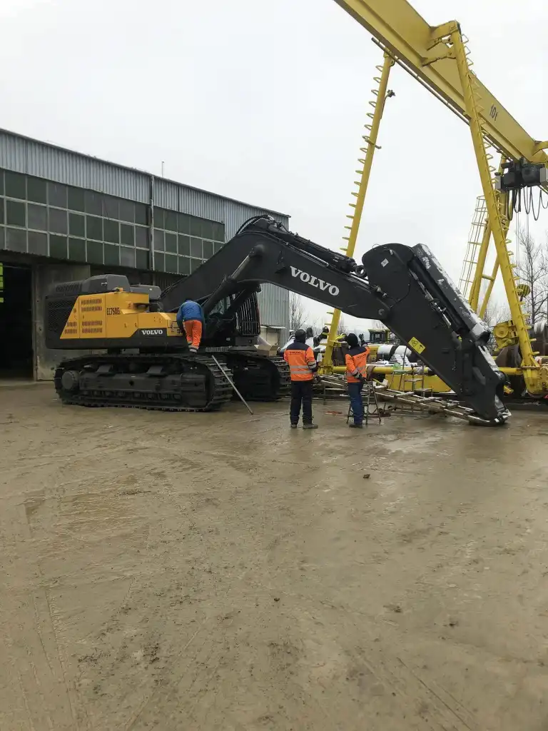 Nowa koparka VOLVO w Kleczanach. Krok w stronę nowoczesnej infrastruktury gminy Chełmiec