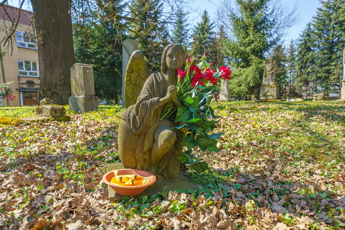 W Nowym Sączu odbyło się wiosenne sprzątanie Starego Cmentarza