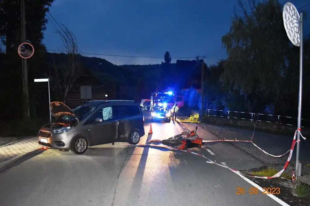 Dwa poważne wypadki w powiecie Limanowskim. Wśród poszkodowanych 13-letni motocyklista