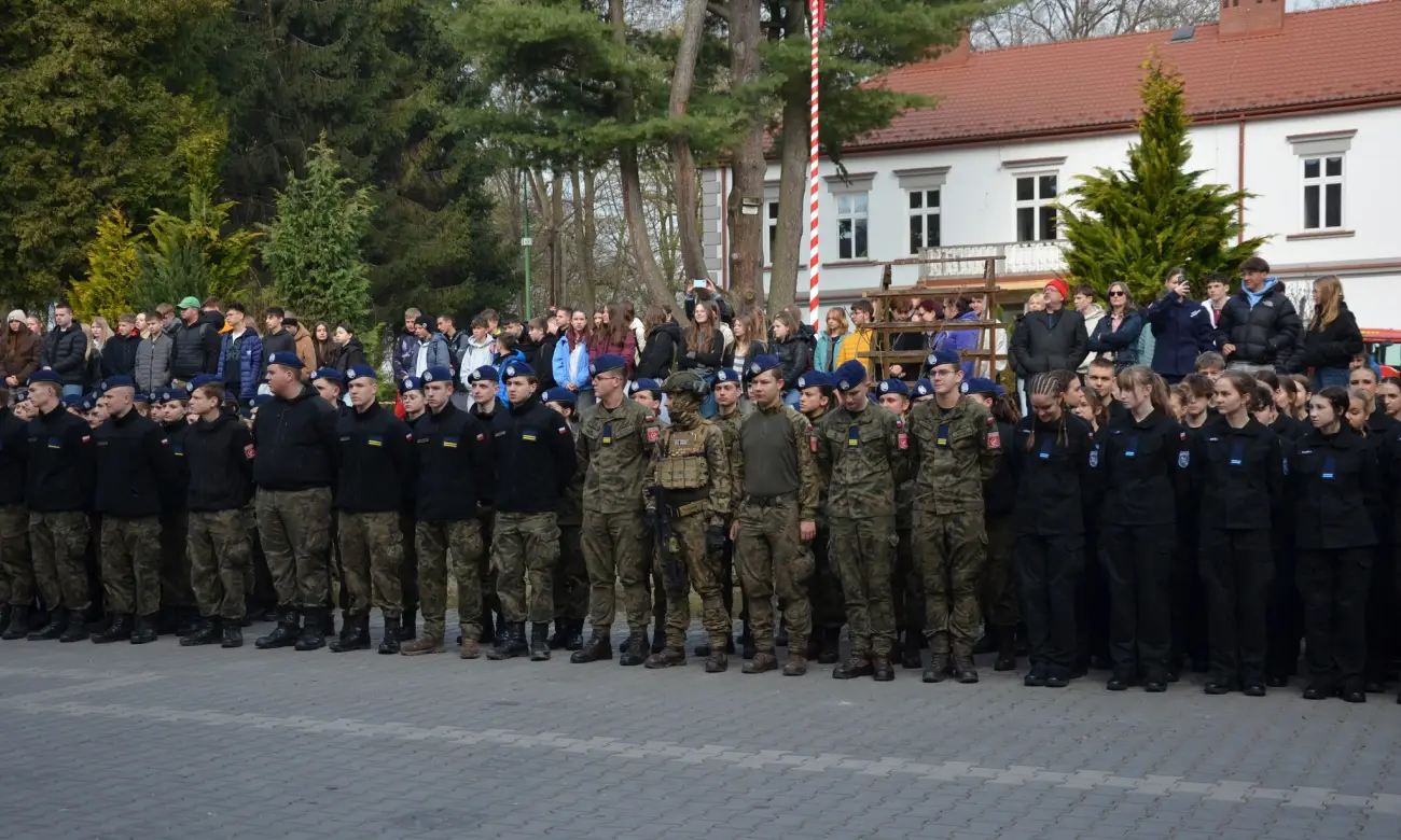 Ponad 99 tys. zł dla szkoły w Marcinkowicach. Klasy mundurowe z nowym wsparciem