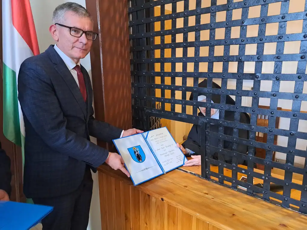 Historyczny moment w Starym Sączu. Uhonorowanie siostry Marii Teresy Izworskiej