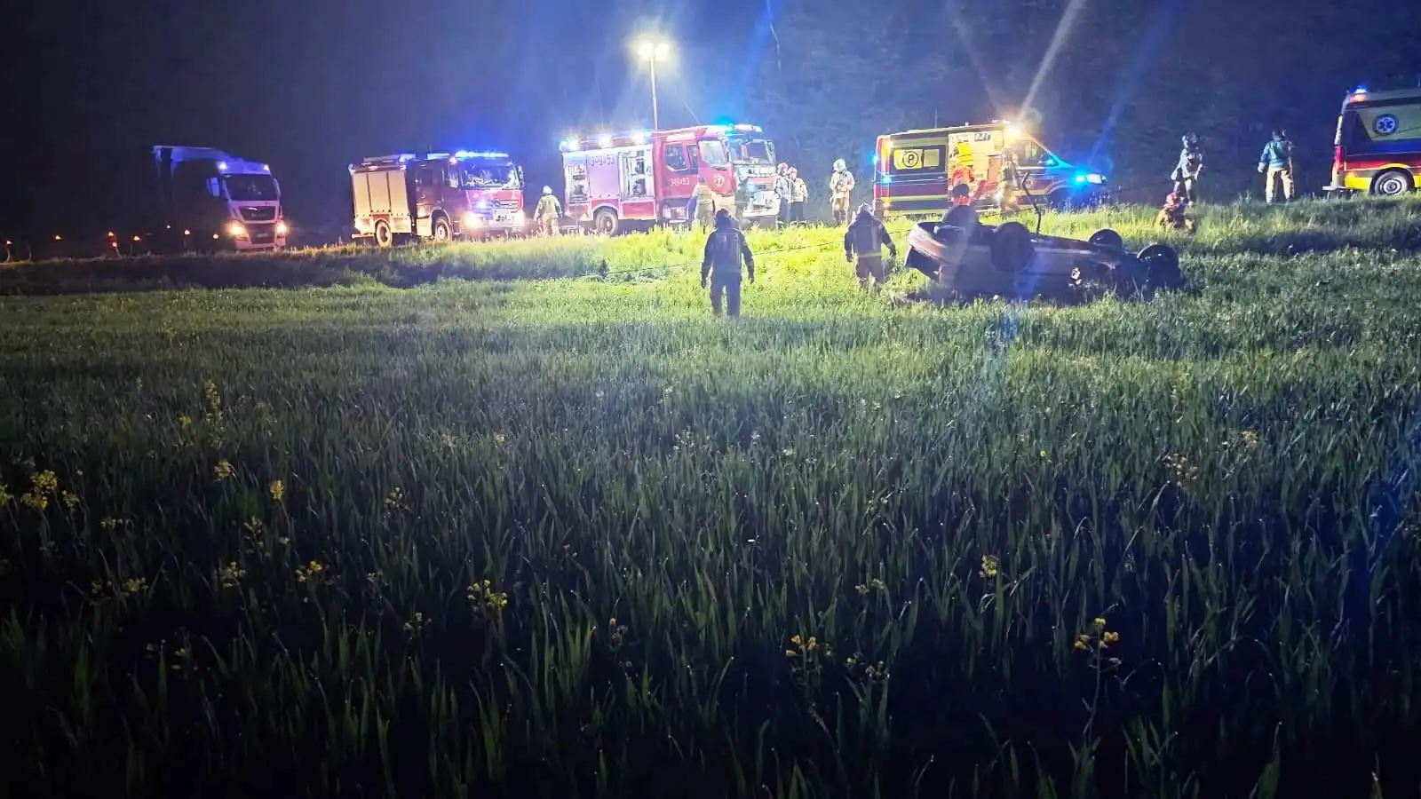 Wypadek w Witowicach Górnych. W akcji śmigłowiec LPR