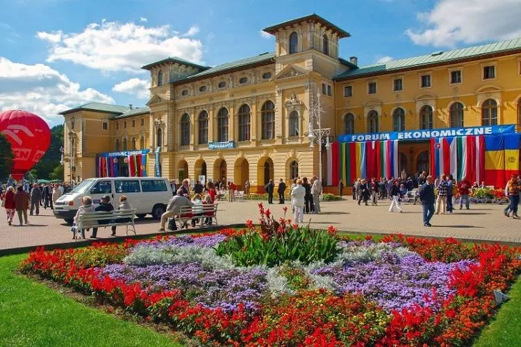 Dialog o współczesnych problemach (nie tylko) Europy – Podsumowanie XXVIII Forum Ekonomiczne w Krynicy