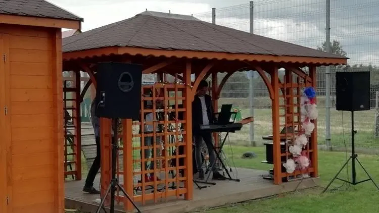 Koncert gitarowy przy świetlicy wiejskiej w Małej Wsi 