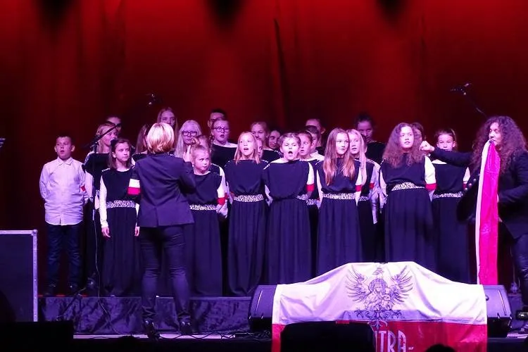 Świniarsko rozbrzmiało patriotyczną muzyką - koncert z okazji 100-lecia odzyskania niepodległości