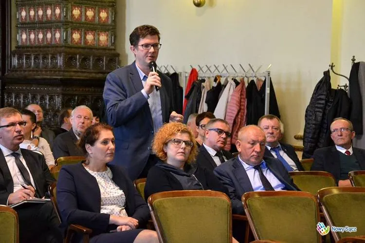 Partnerska współpraca dla dobra rynku lokalnego - ważna debata w ratuszu