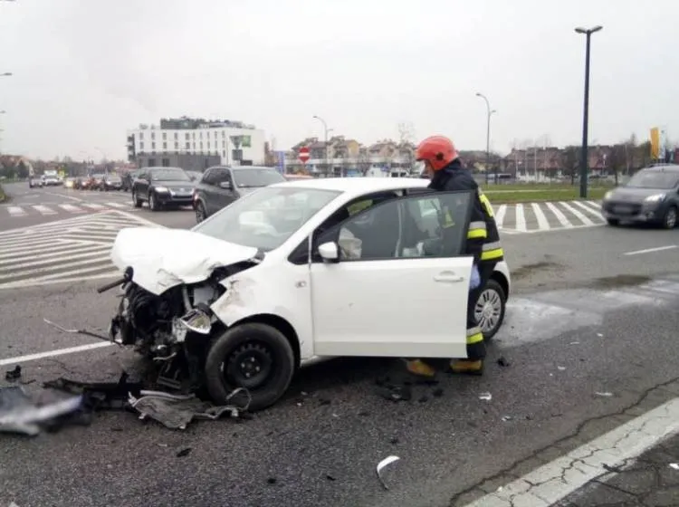 Niebezpieczny wypadek na Al. Piłsudskiego w Nowym Sączu