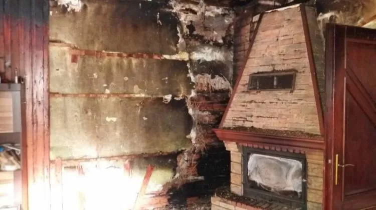 Czarna seria pożarów sadzy w kominie