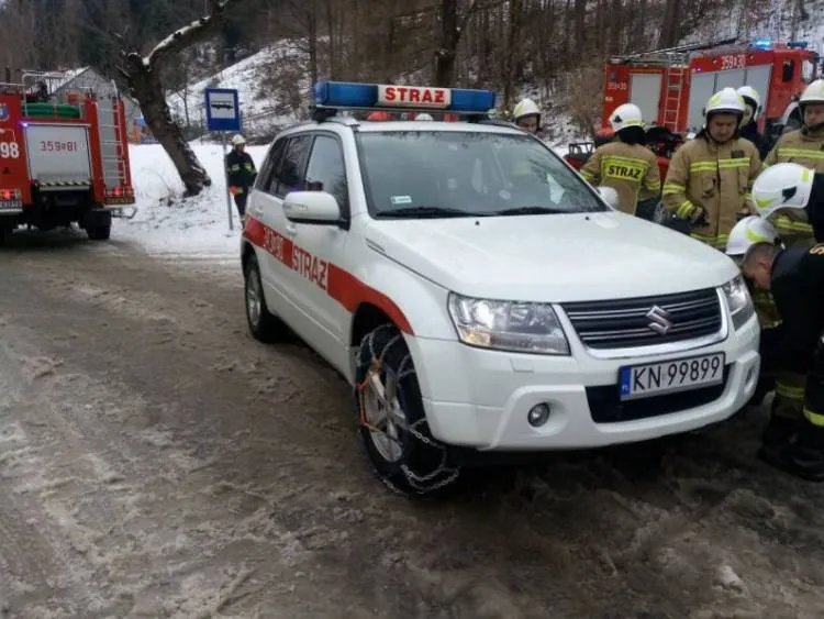 Strażacy ponad dwie godziny gasili pożar sadzy