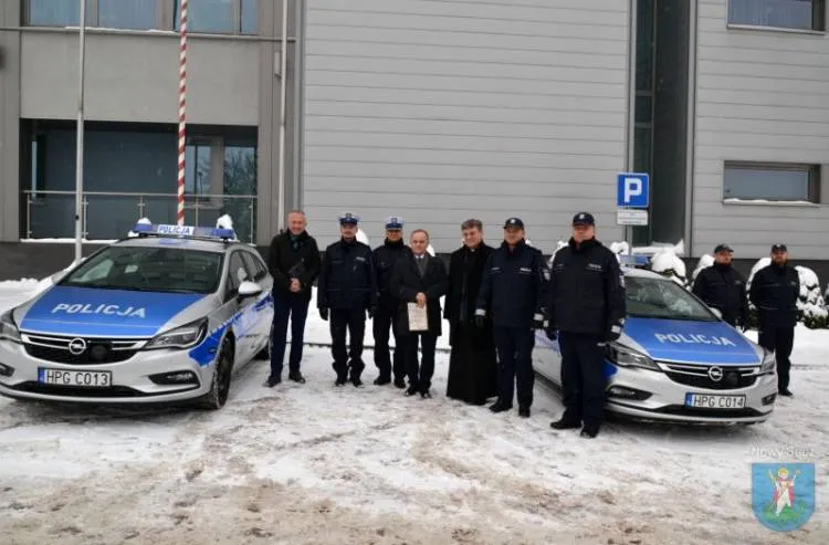 Sądeccy Policjanci otrzymali dwa nowe radiowozy