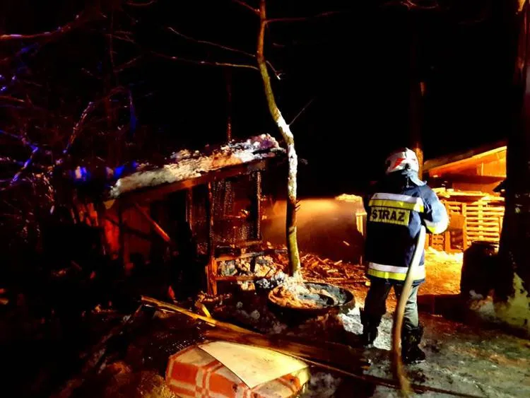 Nocny pożar w miejscowości Roztoka - Brzeziny 