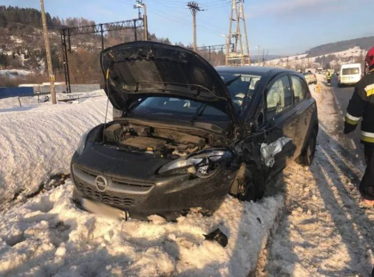 W Powroźniku dwa samochody wypadły z drogi