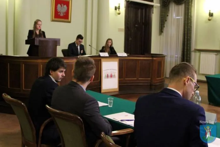 Debaty oksfordzkie w sądeckim ratuszu