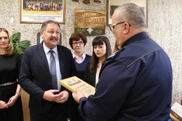 Szkoła Podstawowa nr 3 w Limanowej nagrodzona za promowanie bezpieczeństwa