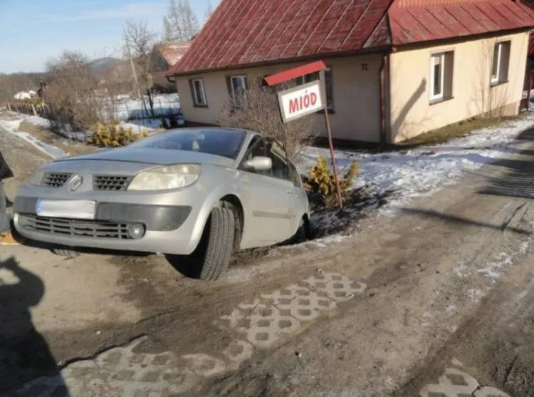 Wypadek w Nowej Wsi. Dwie osoby poszkodowane