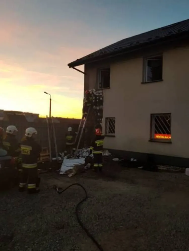 Przez pożar opon mógł spalić się cały budynek