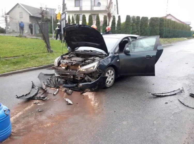 Zderzenie na skrzyżowaniu ul. Dąbrówki