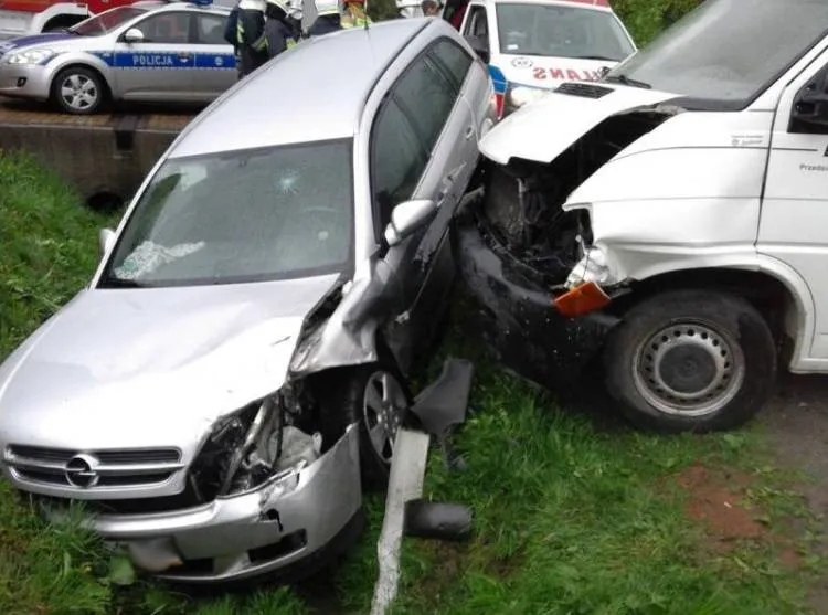 Wypadek w Cieniawie. Dwie osoby poszkodowane