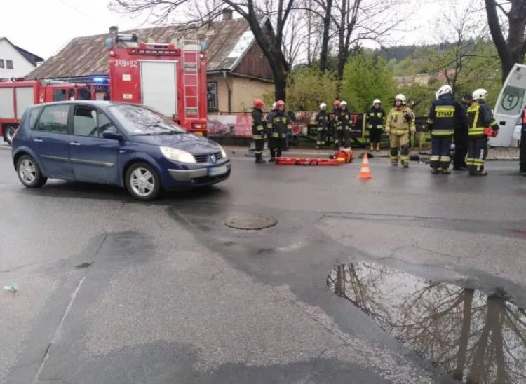 Wypadek w Starym Sączu. Poszkodowany motocyklista
