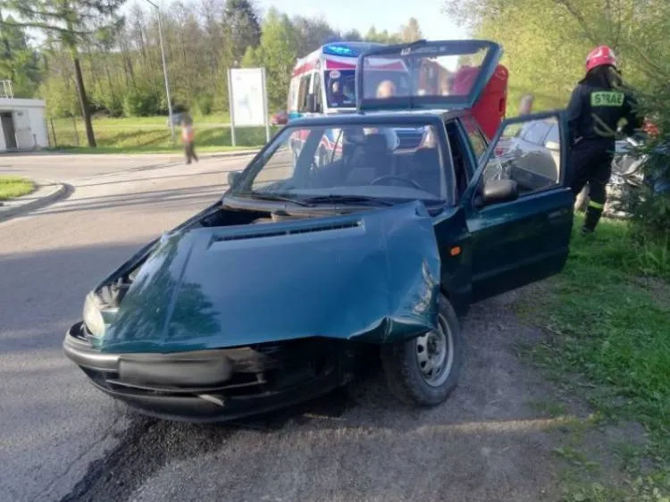 Tylicz. Jedna osoba poszkodowana po zderzeniu dwóch osobówek